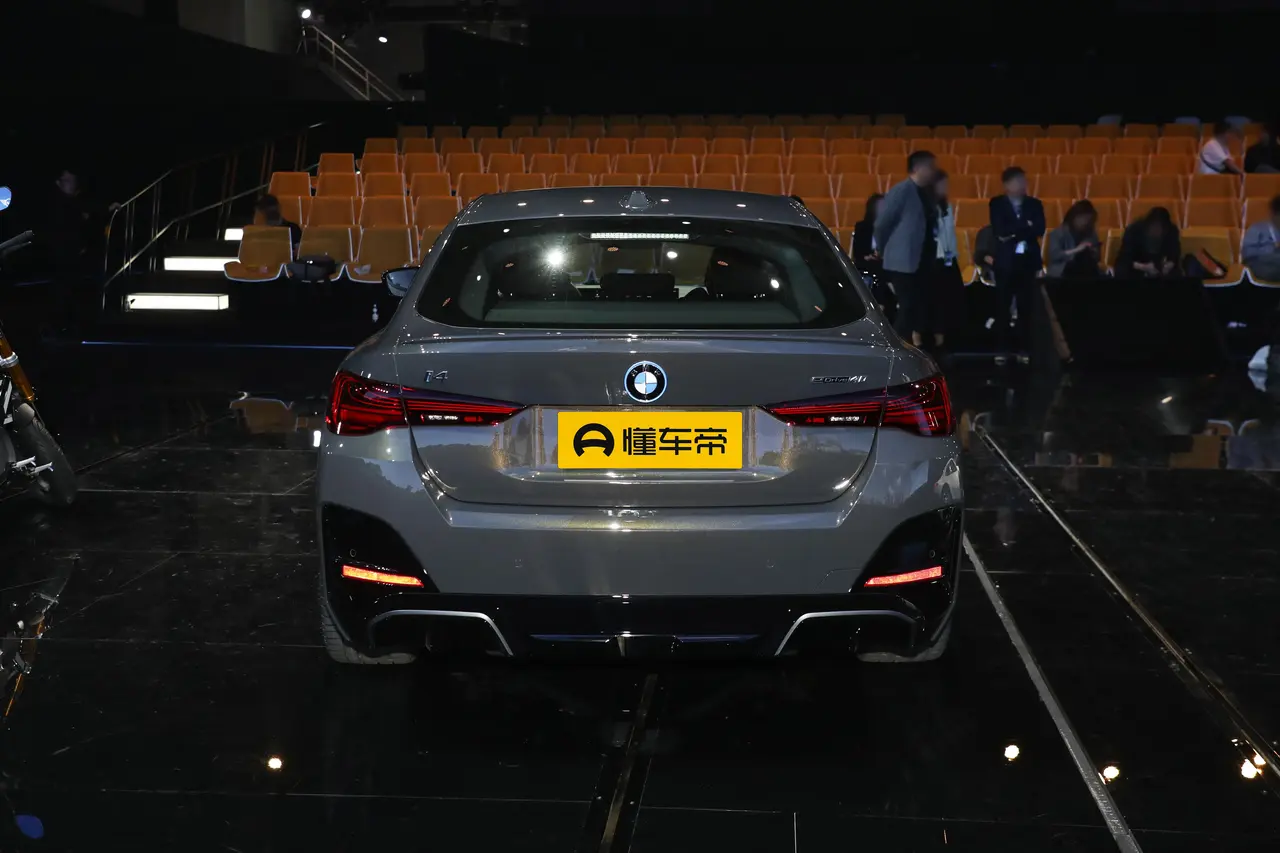 BMW i4 2025