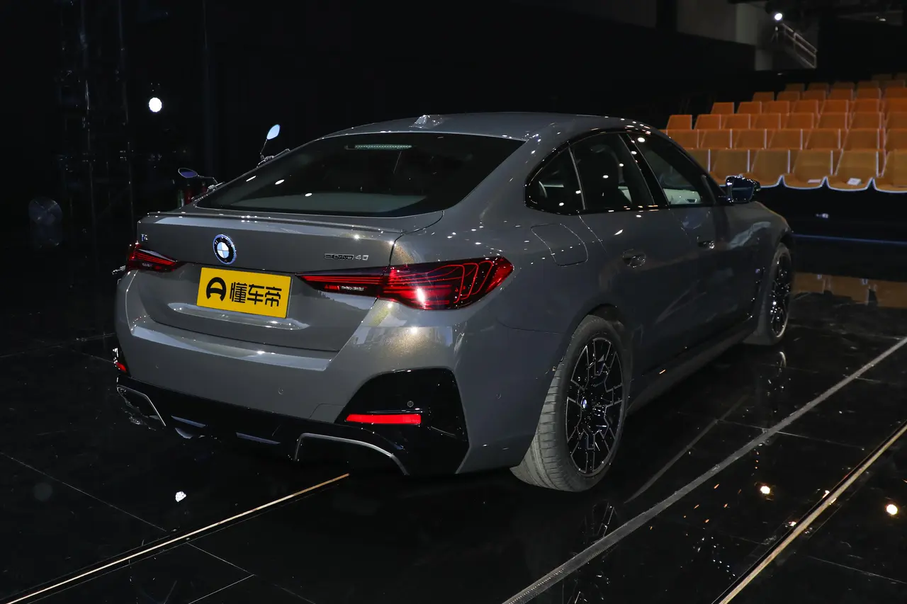 BMW i4 2025