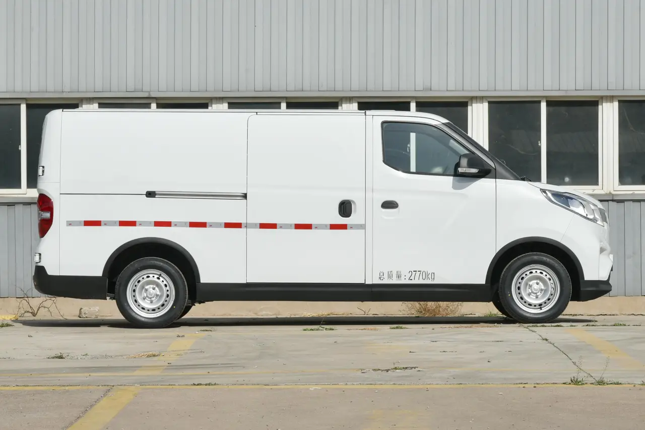 Maxus EV30 2022