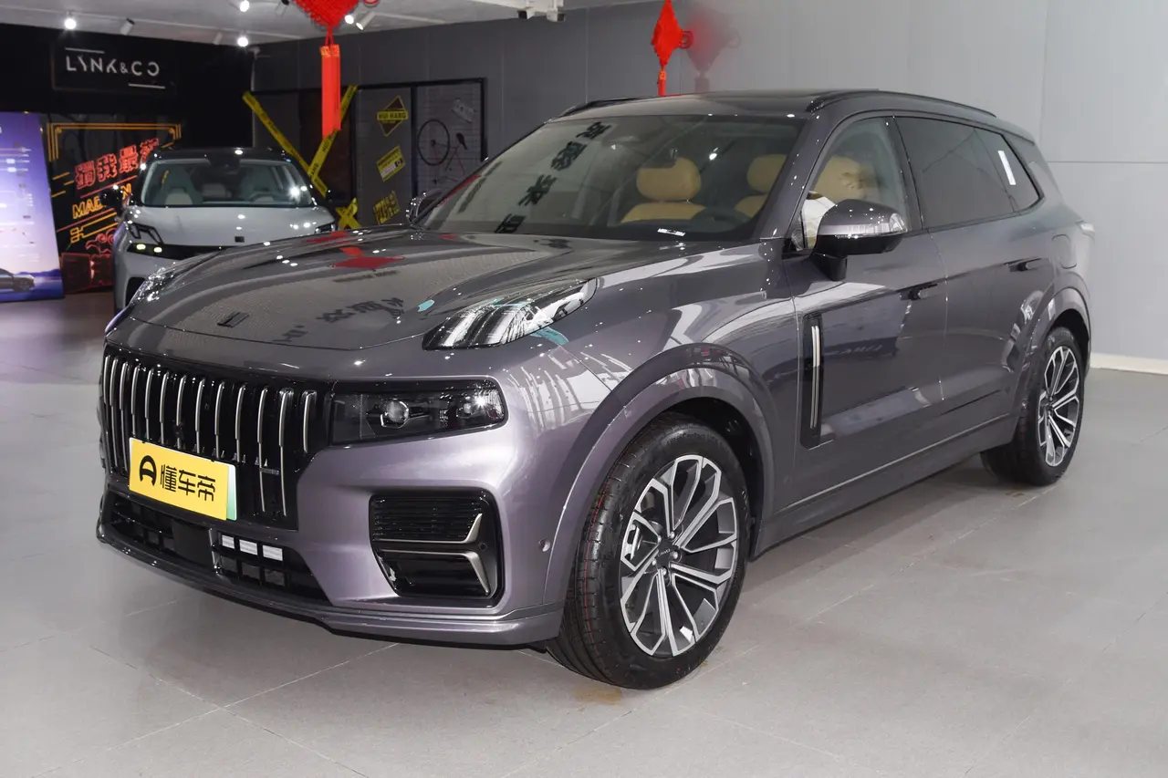 Lynk &amp; Co 09 EM-P 2024