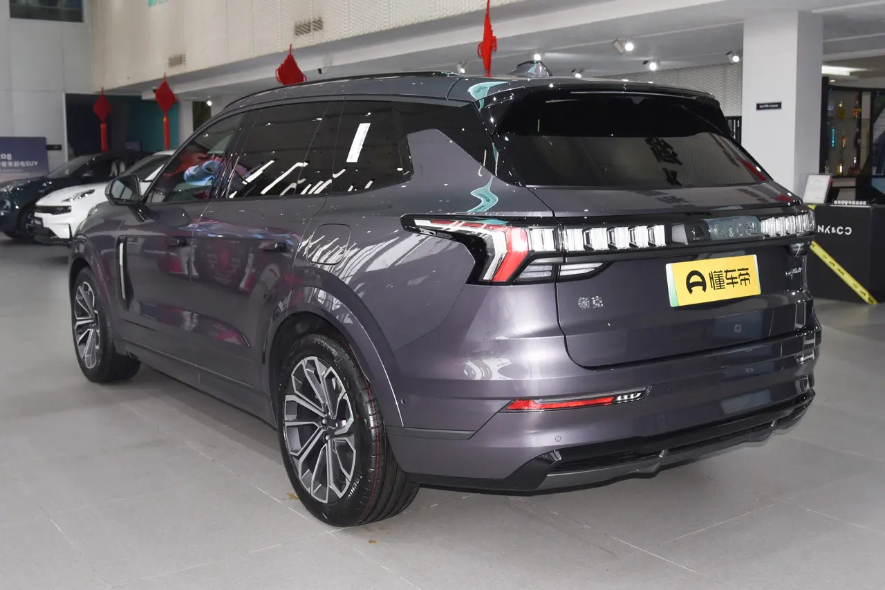 Lynk &amp; Co 09 EM-P 2024