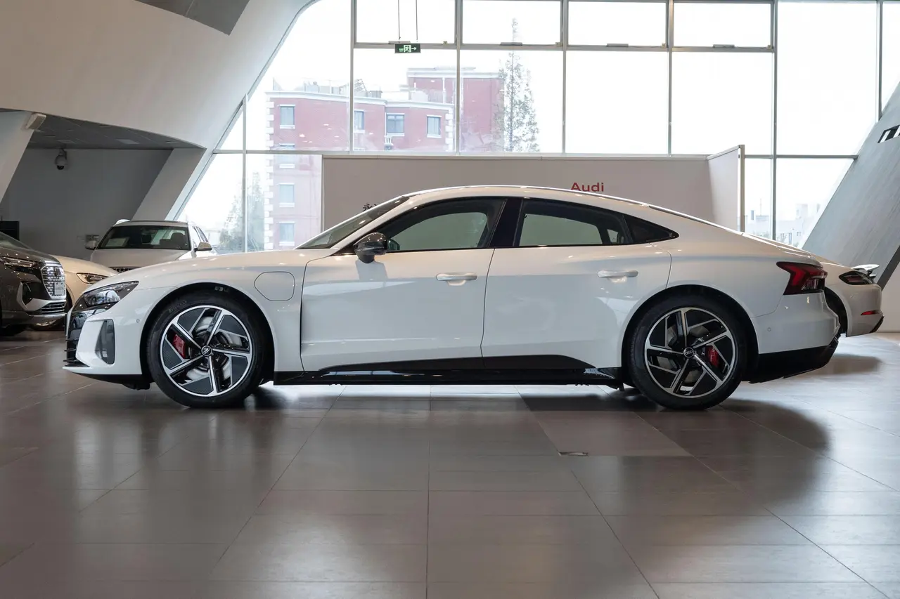 Audi RS e-tron GT 2023