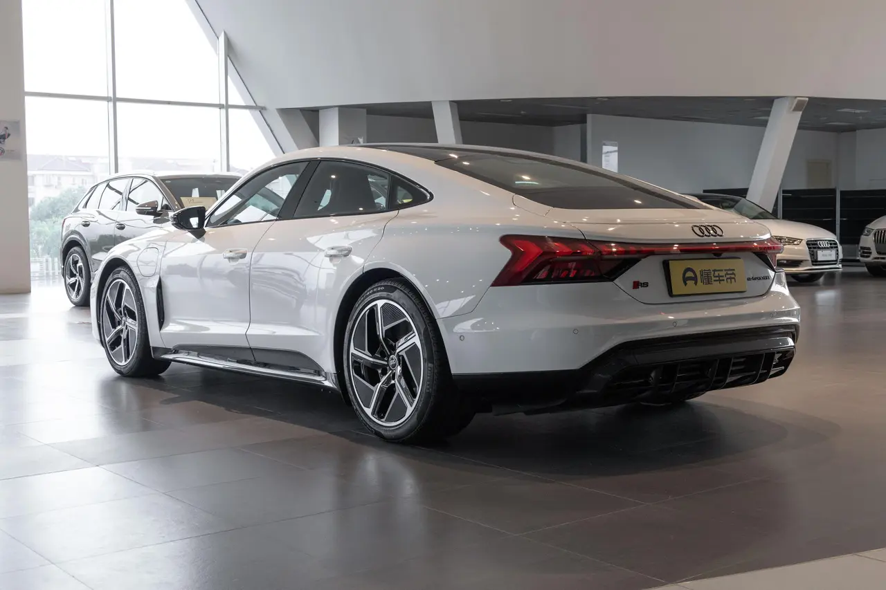 Audi RS e-tron GT 2023