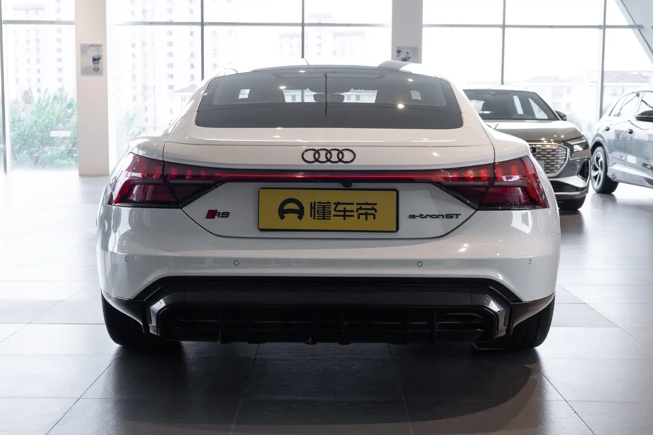 Audi RS e-tron GT 2023