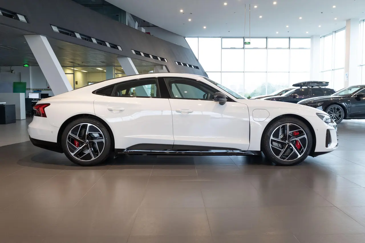 Audi RS e-tron GT 2023