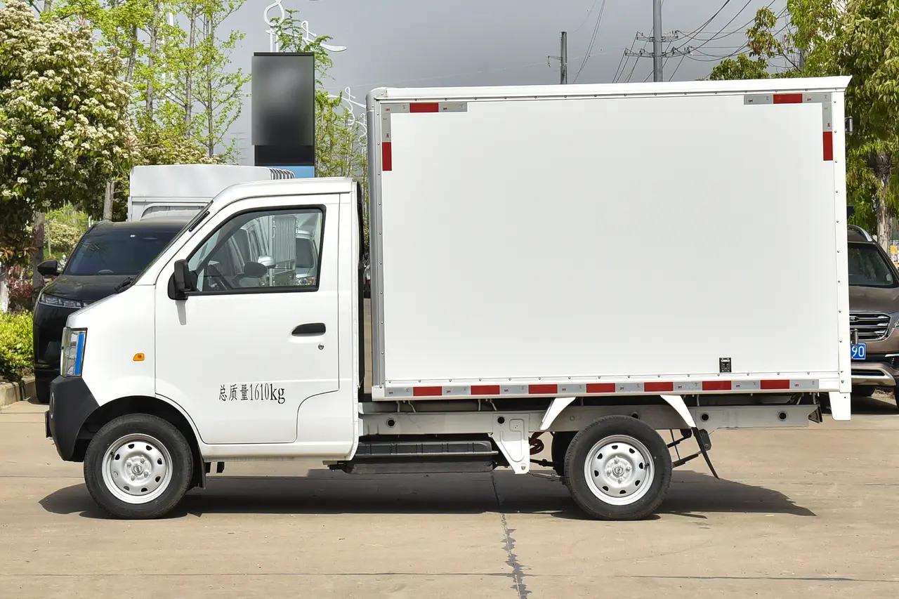 SRM Xinyuan T1L EV 2023