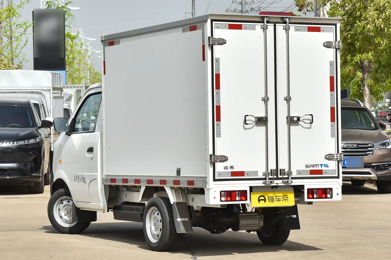 SRM Xinyuan T1L EV 2023