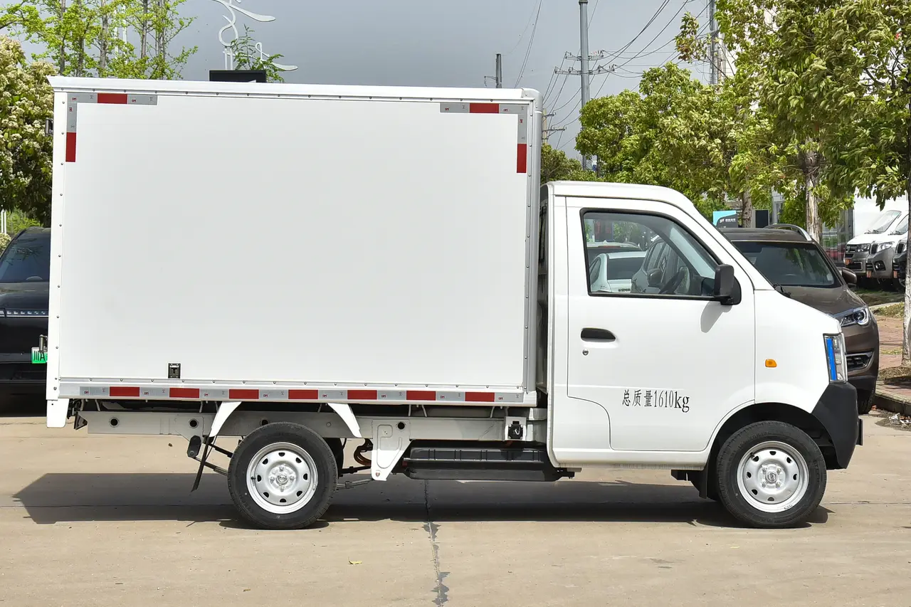 SRM Xinyuan T1L EV 2023