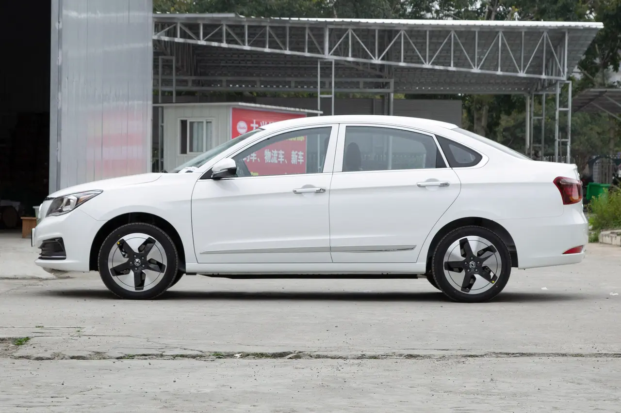 Dongfeng Aeolus E70 2023