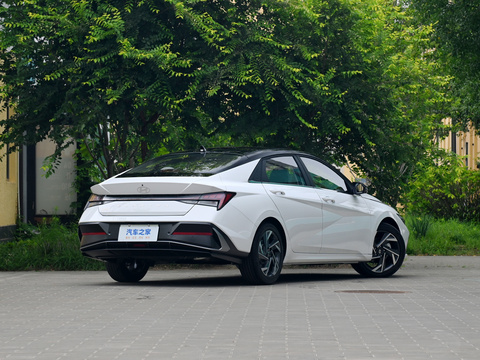 Hyundai Elantra 2024