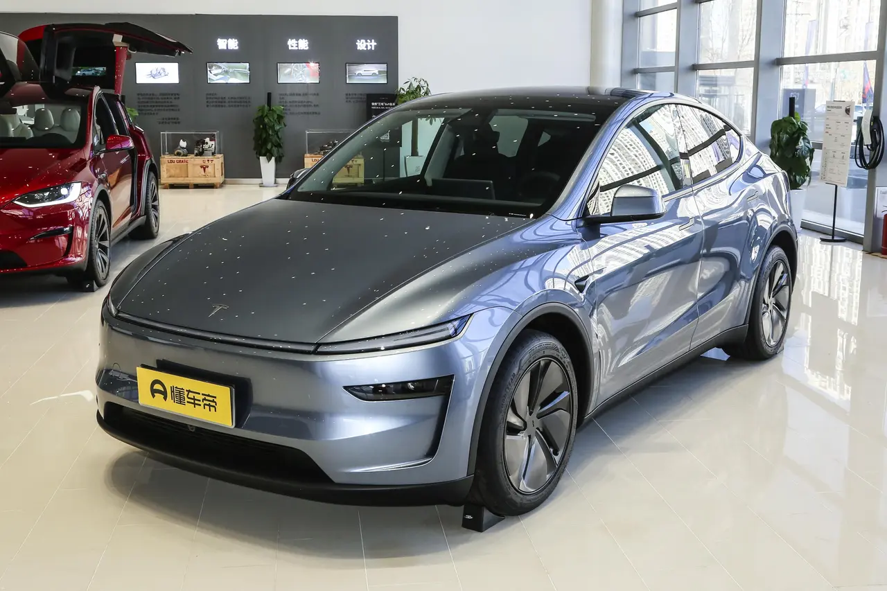 Tesla Model Y 2024