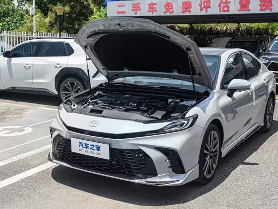 Toyota Camry 2025