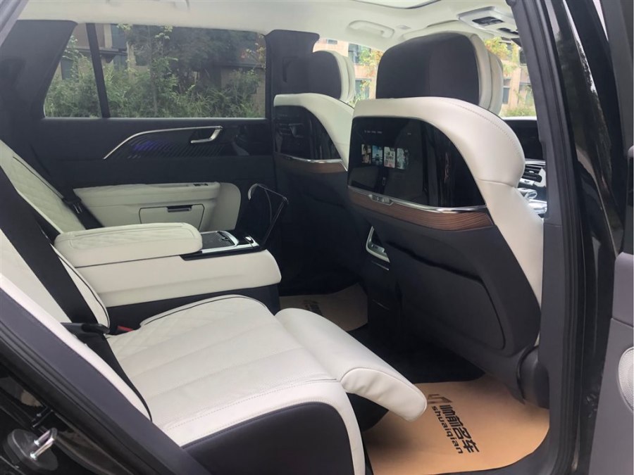 Hongqi E-HS9 2021