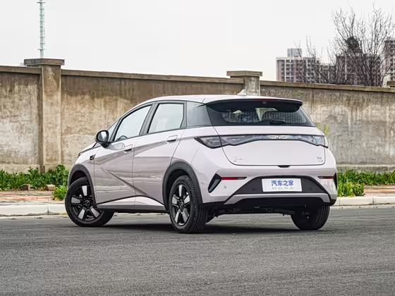 BYD Dolphin 2025