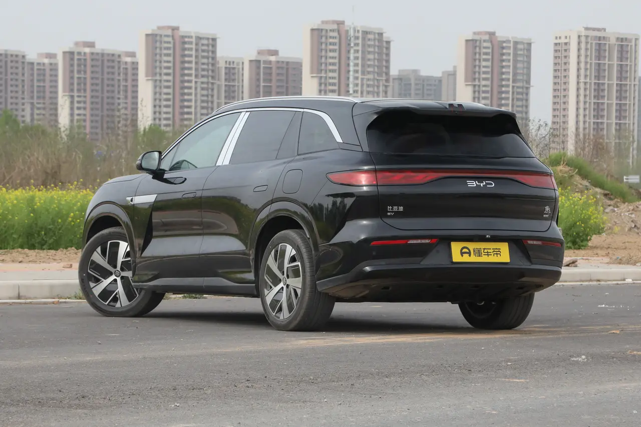 BYD Tang L EV 2025