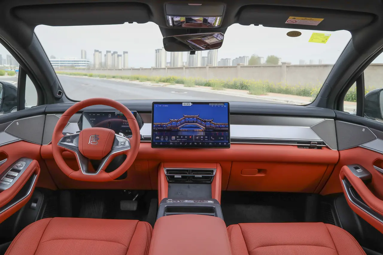 BYD Tang L EV 2025