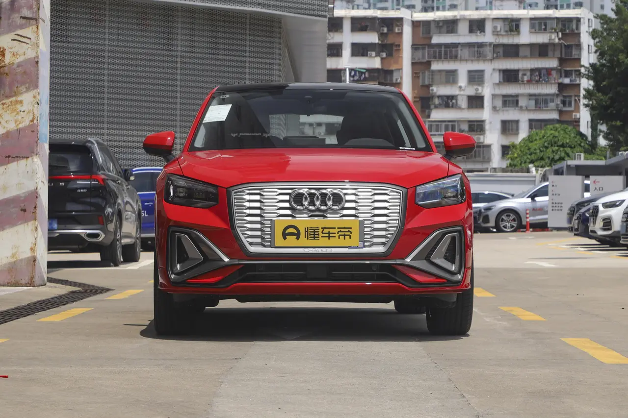 Audi Q2L e-tron 2022