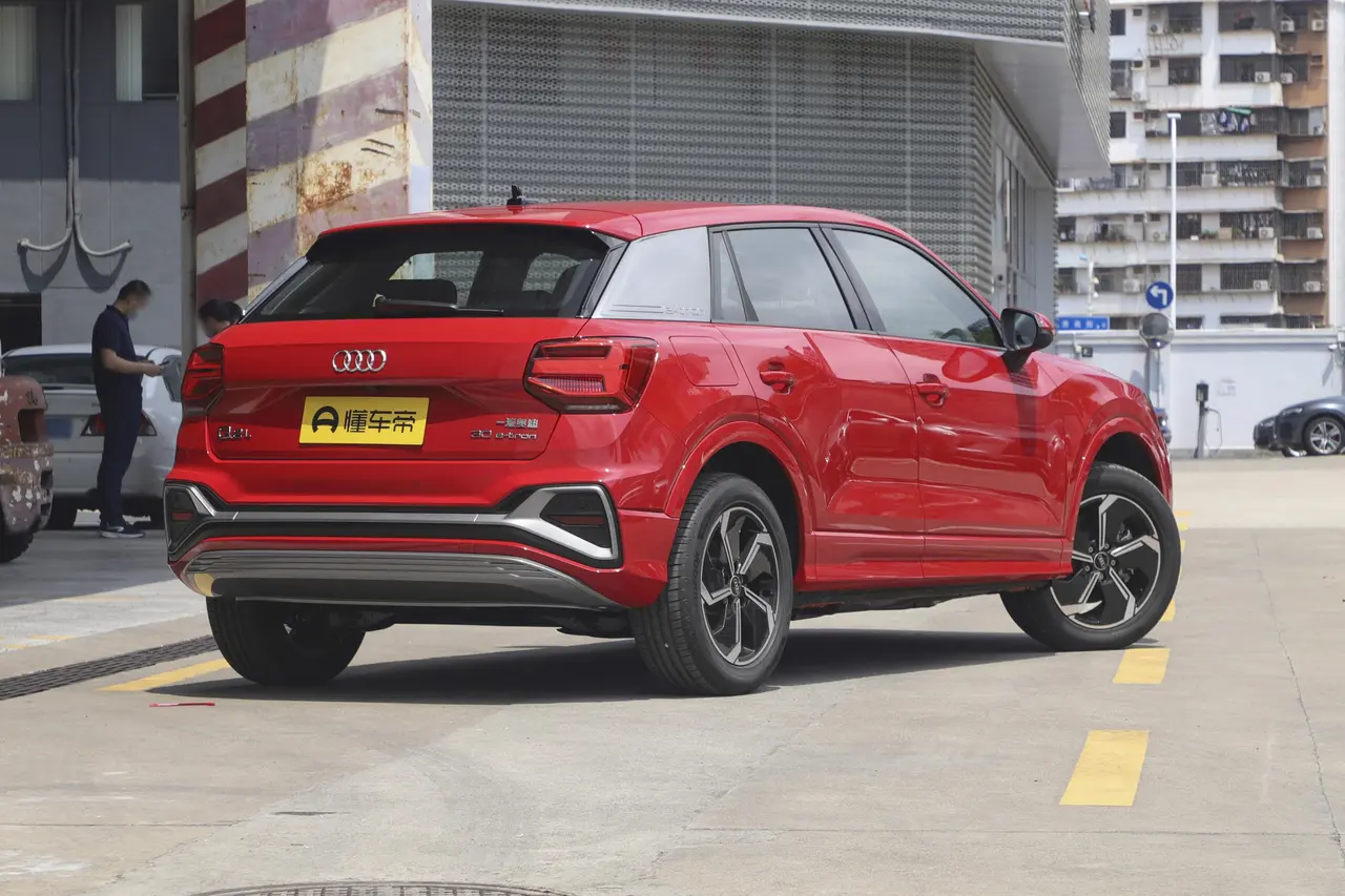 Audi Q2L e-tron 2022