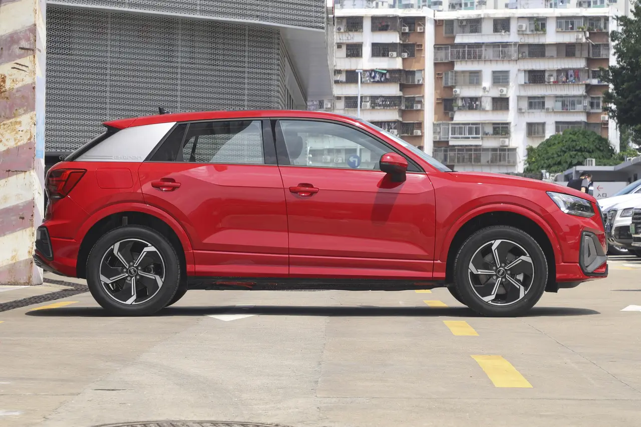 Audi Q2L e-tron 2022
