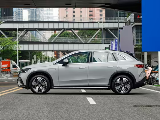 Mercedes EQE SUV 2024