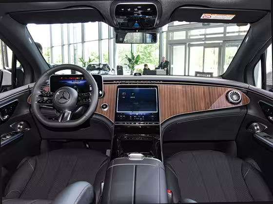 Mercedes EQE SUV 2024