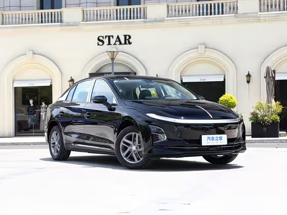 Hongqi E-QM5 2025