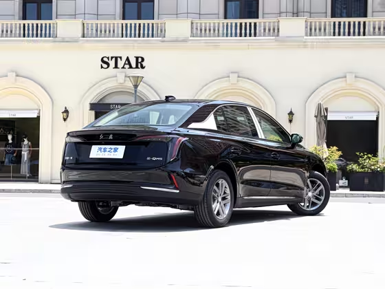 Hongqi E-QM5 2025