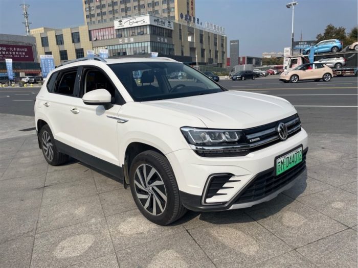 Volkswagen e-Tharu 2021