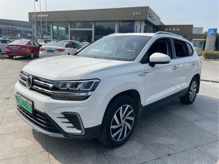 Volkswagen e-Tharu 2021