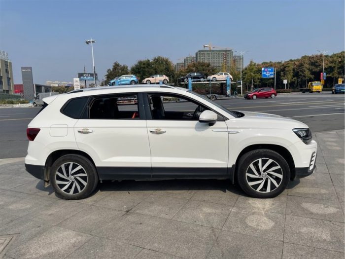 Volkswagen e-Tharu 2021