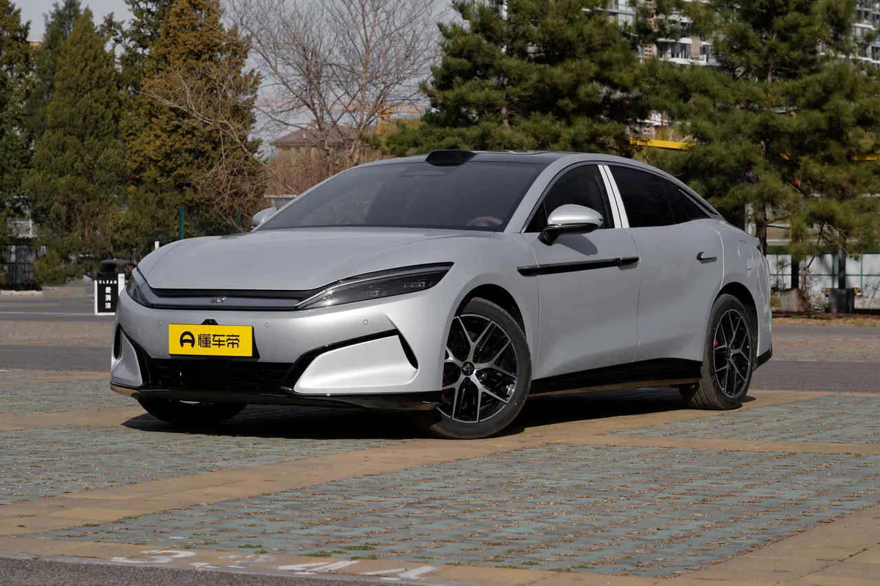 BYD Han L EV 2025
