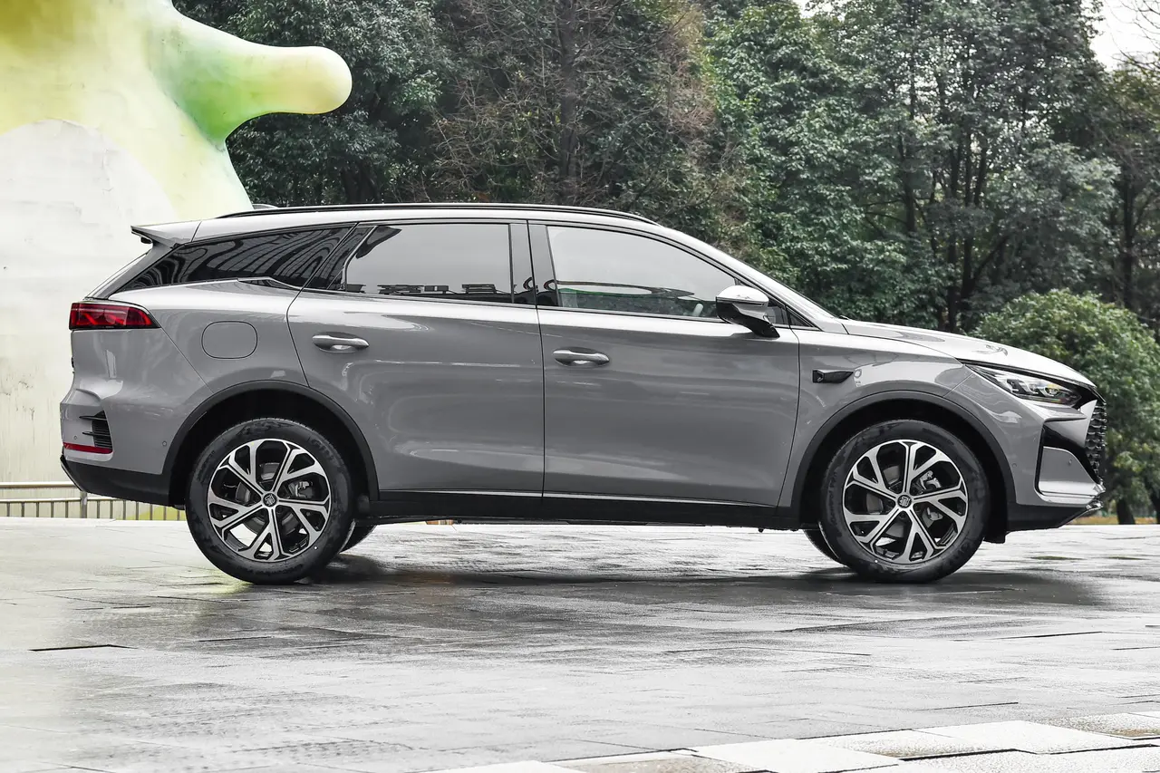 BYD Tang DM 2025