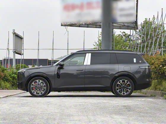 Lynk &amp; Co 900 2025