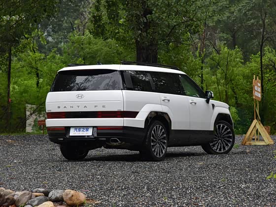Hyundai Santa Fe 2024