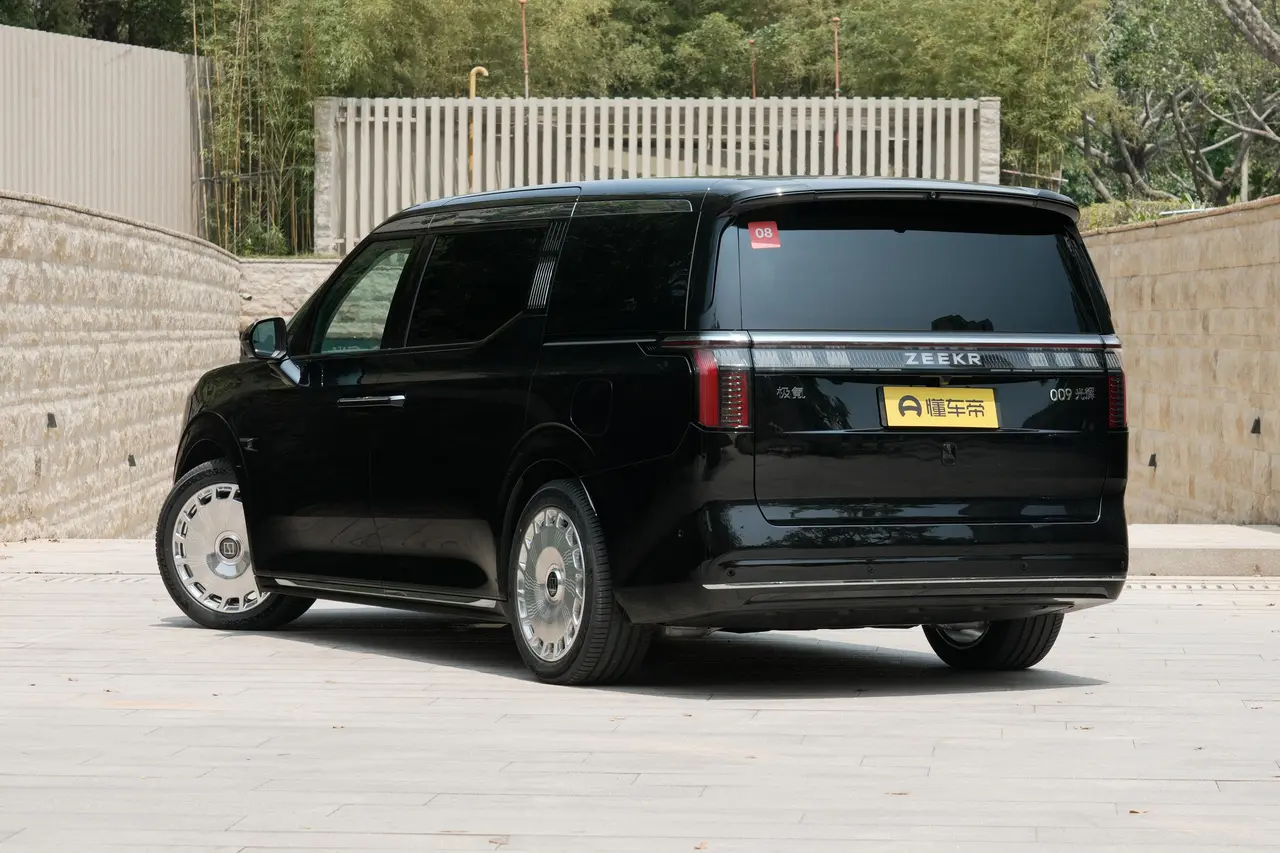 Zeekr 009 2024