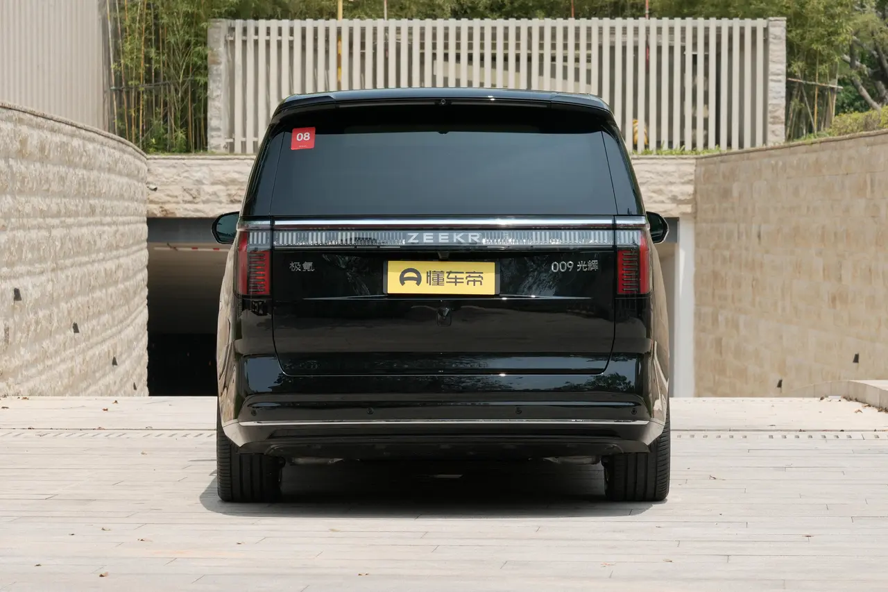 Zeekr 009 2024