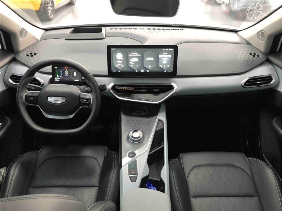 Geely Geometry C 2021