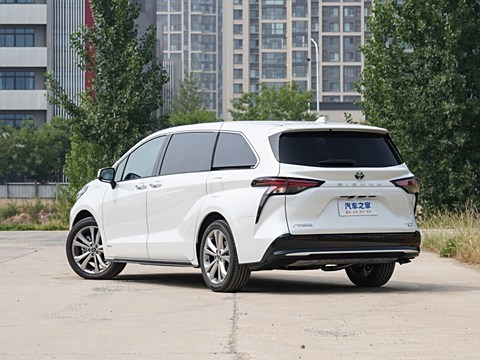 Toyota Sienna 2024