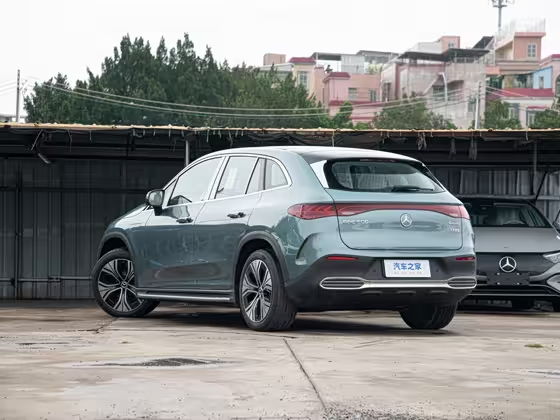 Mercedes EQE SUV 2023