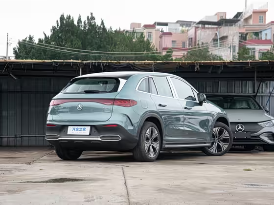 Mercedes EQE SUV 2023
