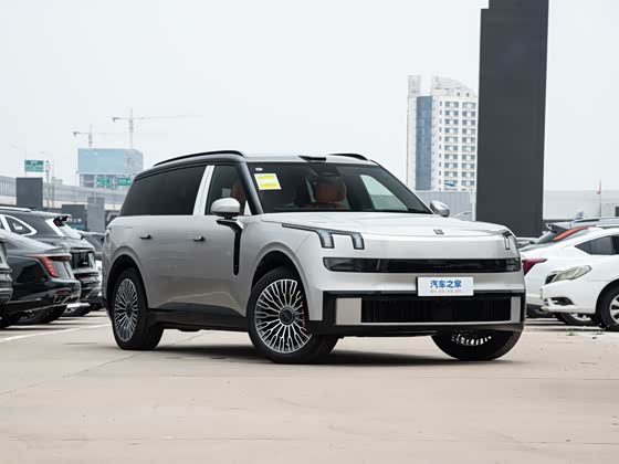 Lynk &amp; Co 900 2025