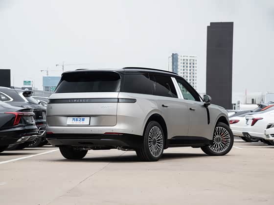 Lynk &amp; Co 900 2025