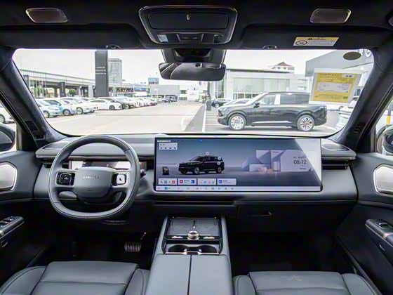 Lynk &amp; Co 900 2025