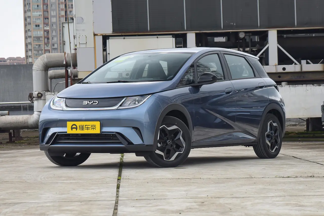 BYD Dolphin 2025