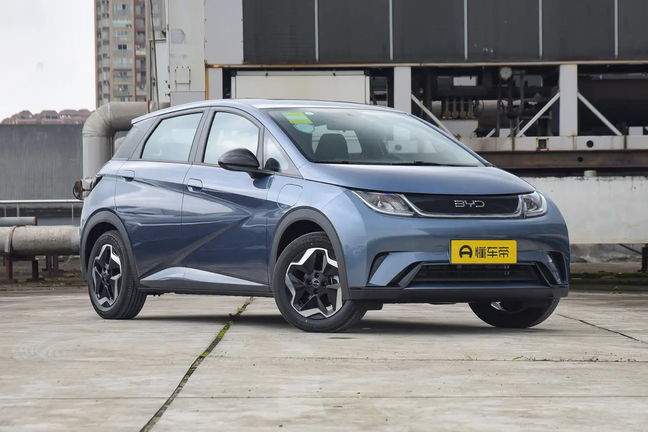 BYD Dolphin 2025