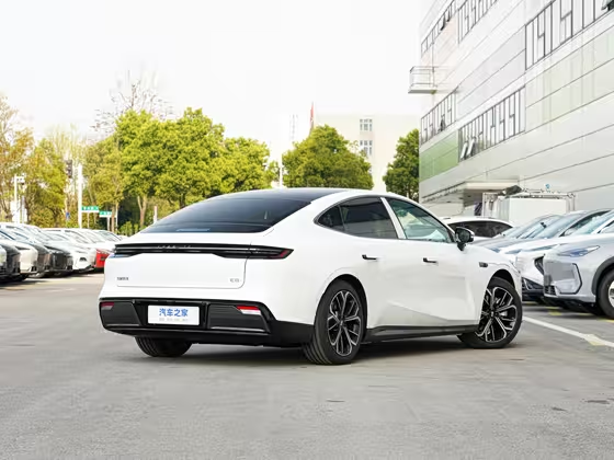 Geely Galaxy E8 2025