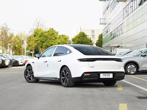 Geely Galaxy E8 2025