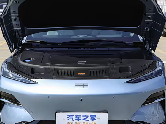 Geely Galaxy E8 2025