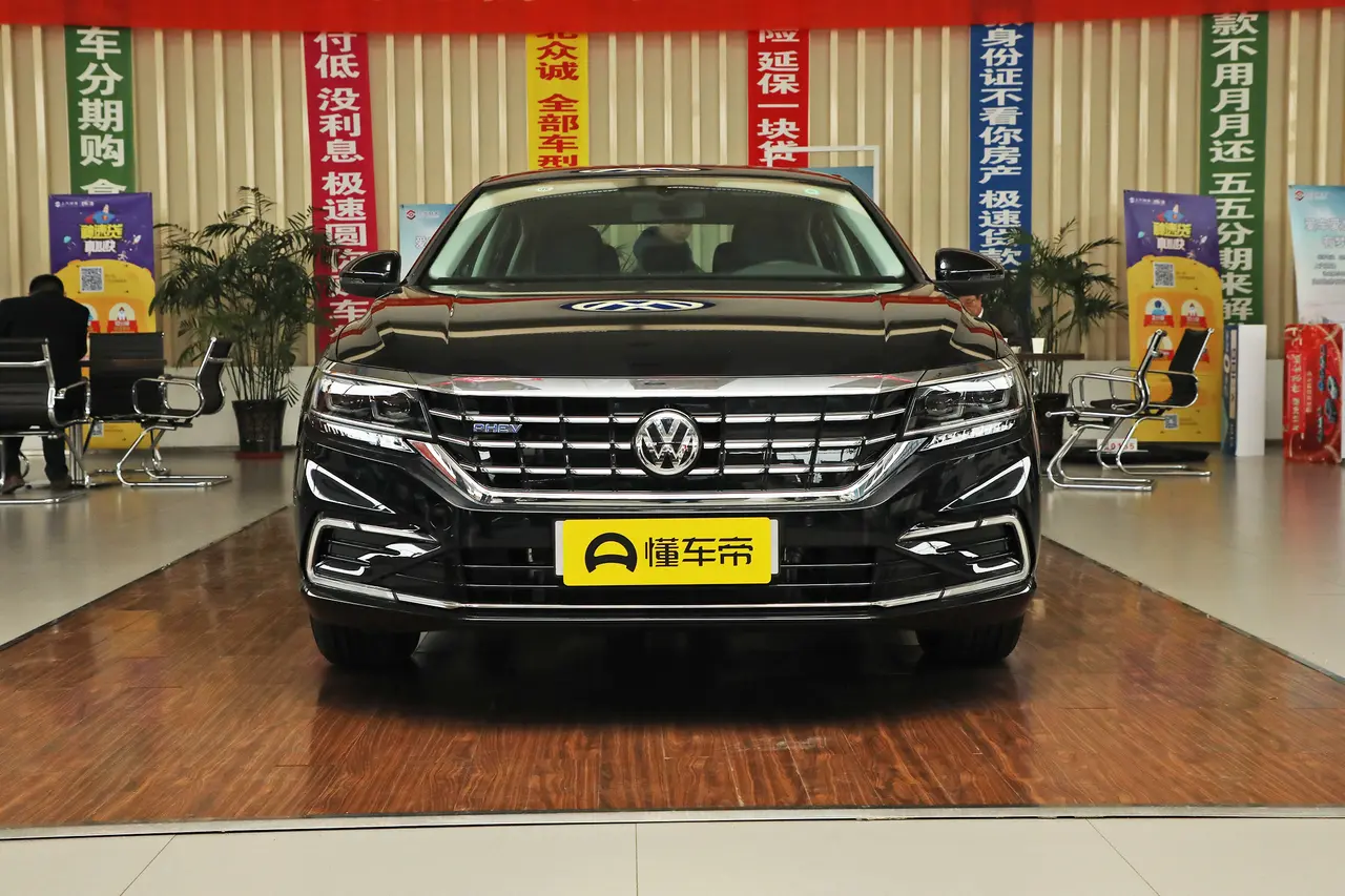 Volkswagen Passat PHEV 2023