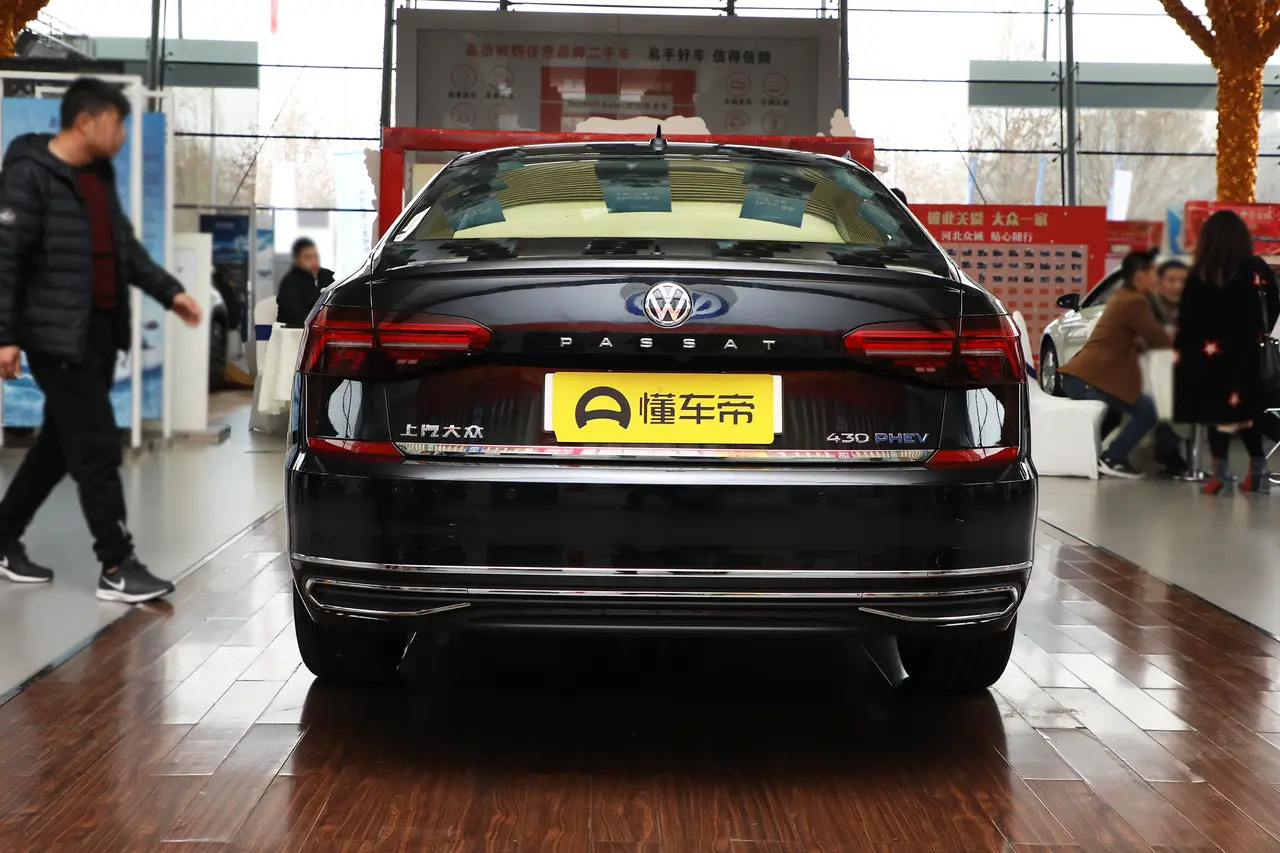 Volkswagen Passat PHEV 2023